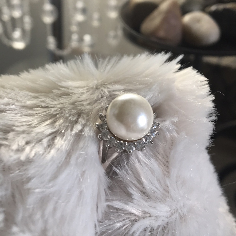 Silver Pearl Diamond Ring 💍 - Picture 2 of 5